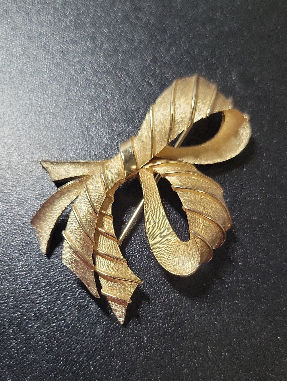 Gold Tone Bow Brooch - Elegant Women’s Jewelry